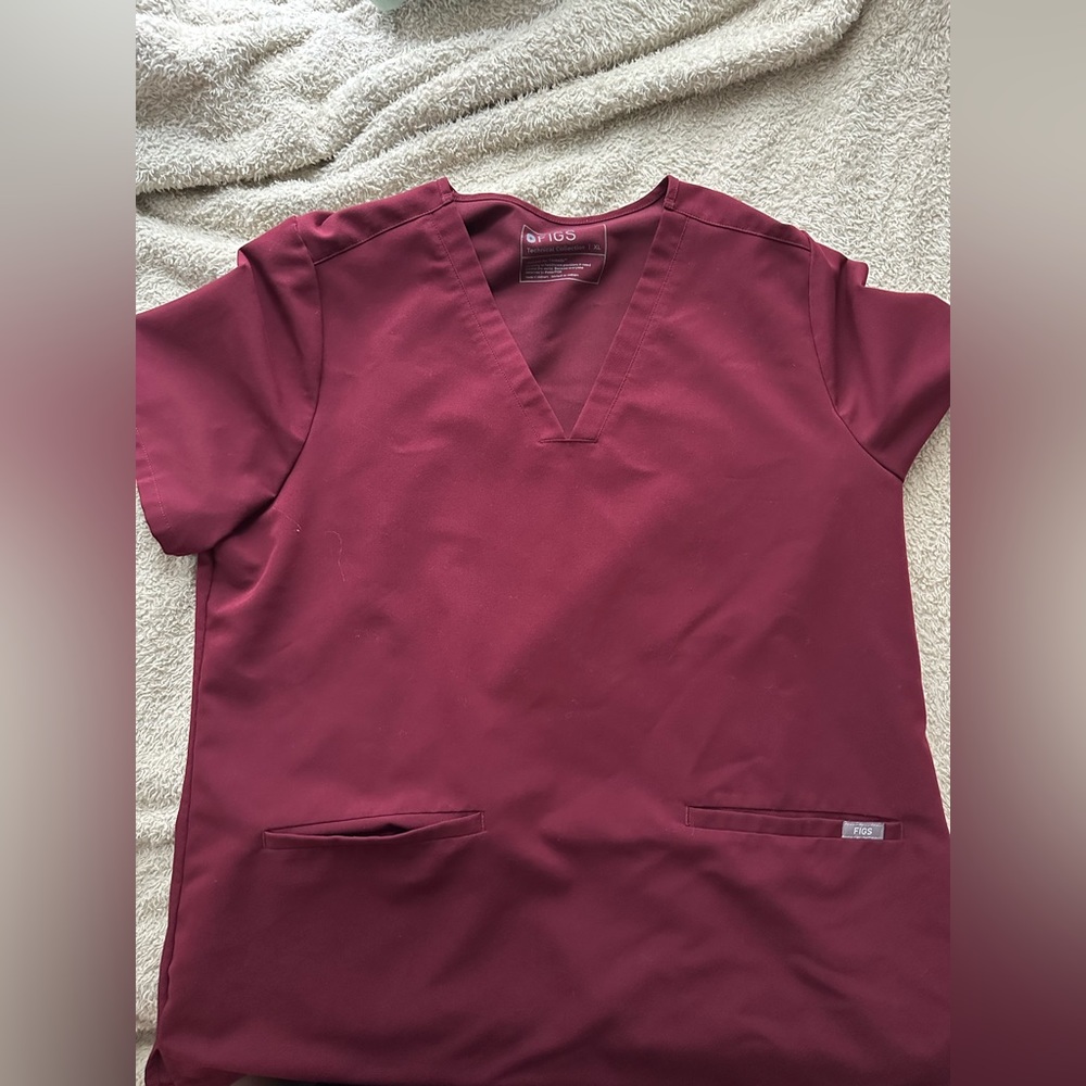 FIGS scrub top